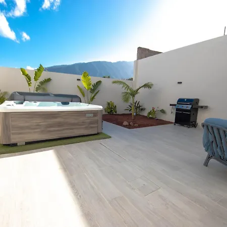 Holiday home Mojo Surf Yoga House