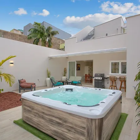 Mojo Surf Yoga House